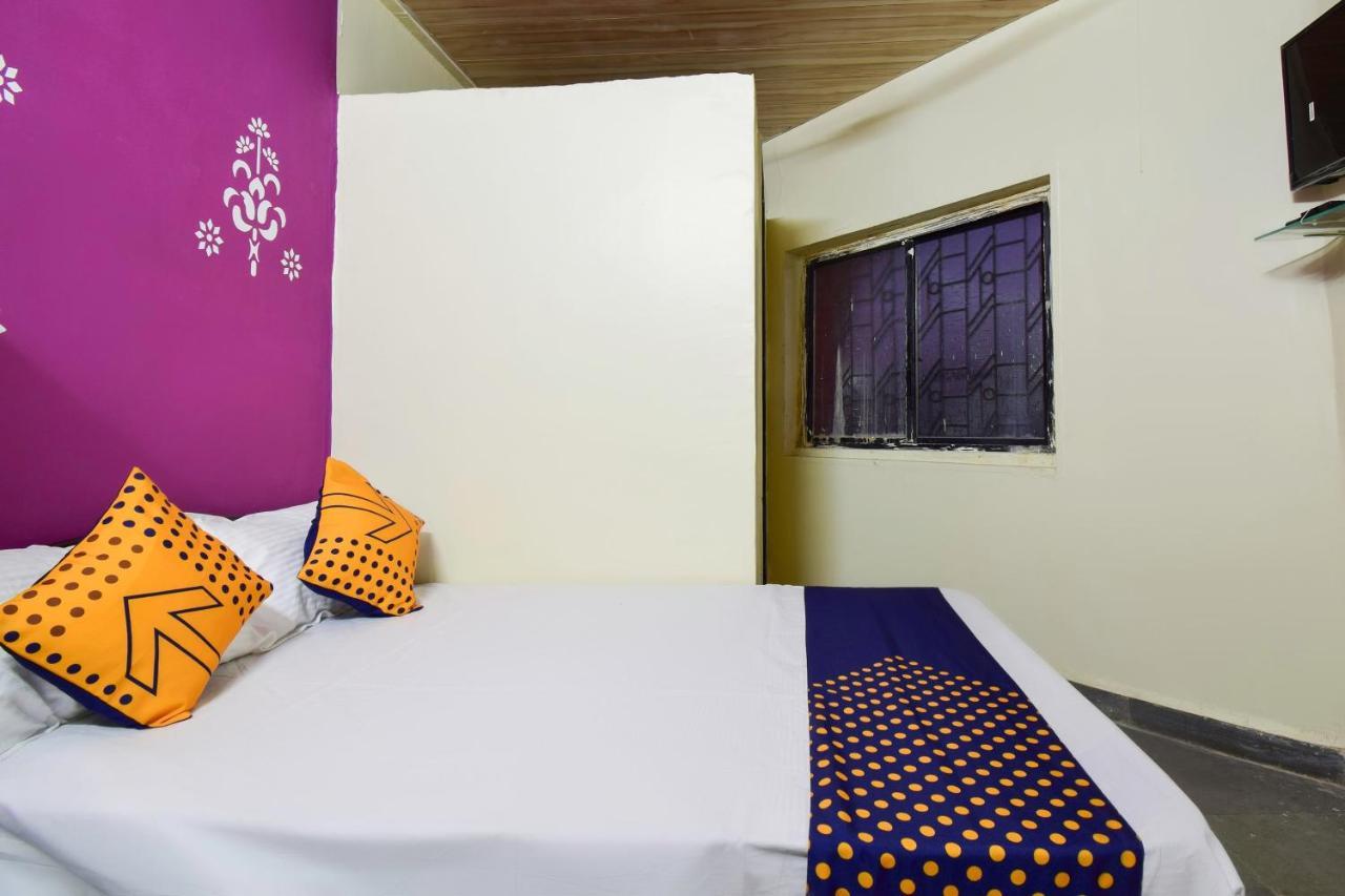 Spot On 66795 Hotel Abhijeet Otur Екстериор снимка