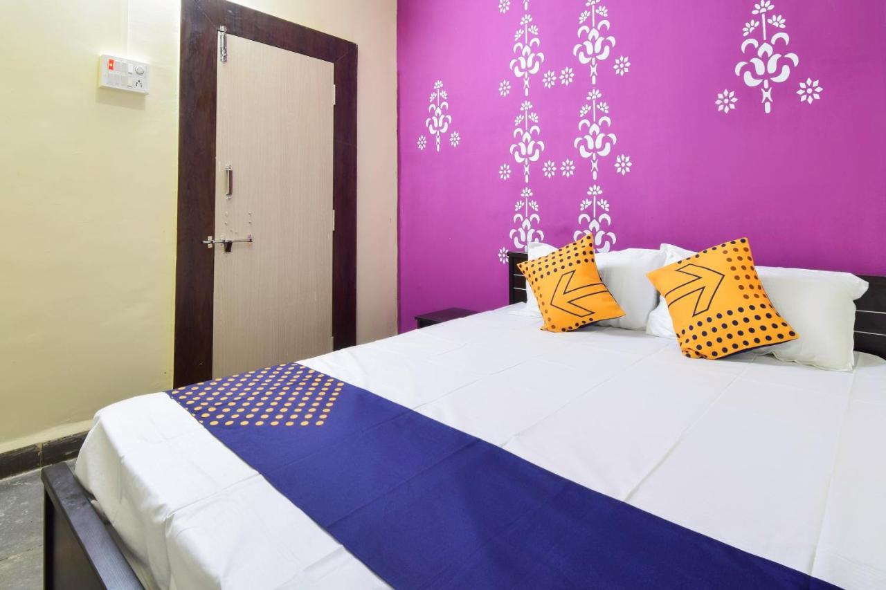 Spot On 66795 Hotel Abhijeet Otur Екстериор снимка